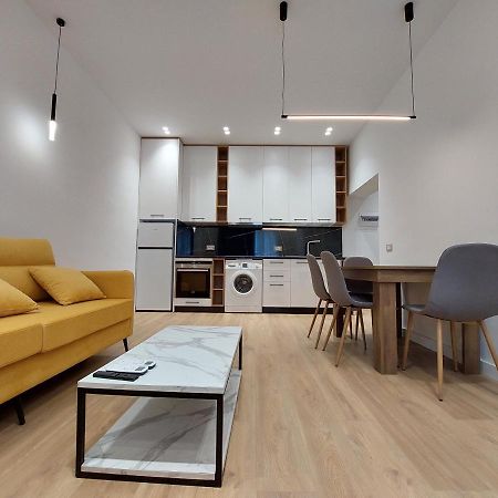Luxury Apartments Blloku Tirana Esterno foto