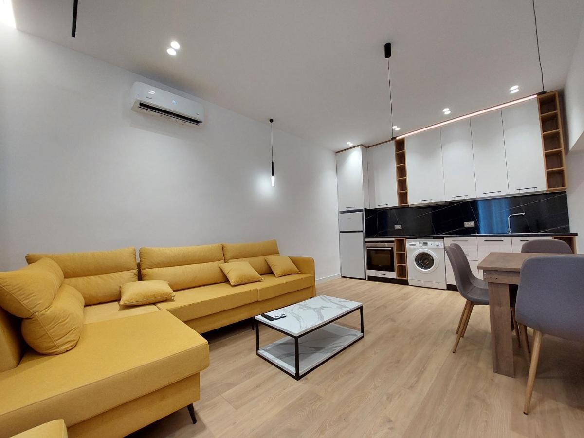 Luxury Apartments Blloku Tirana Esterno foto