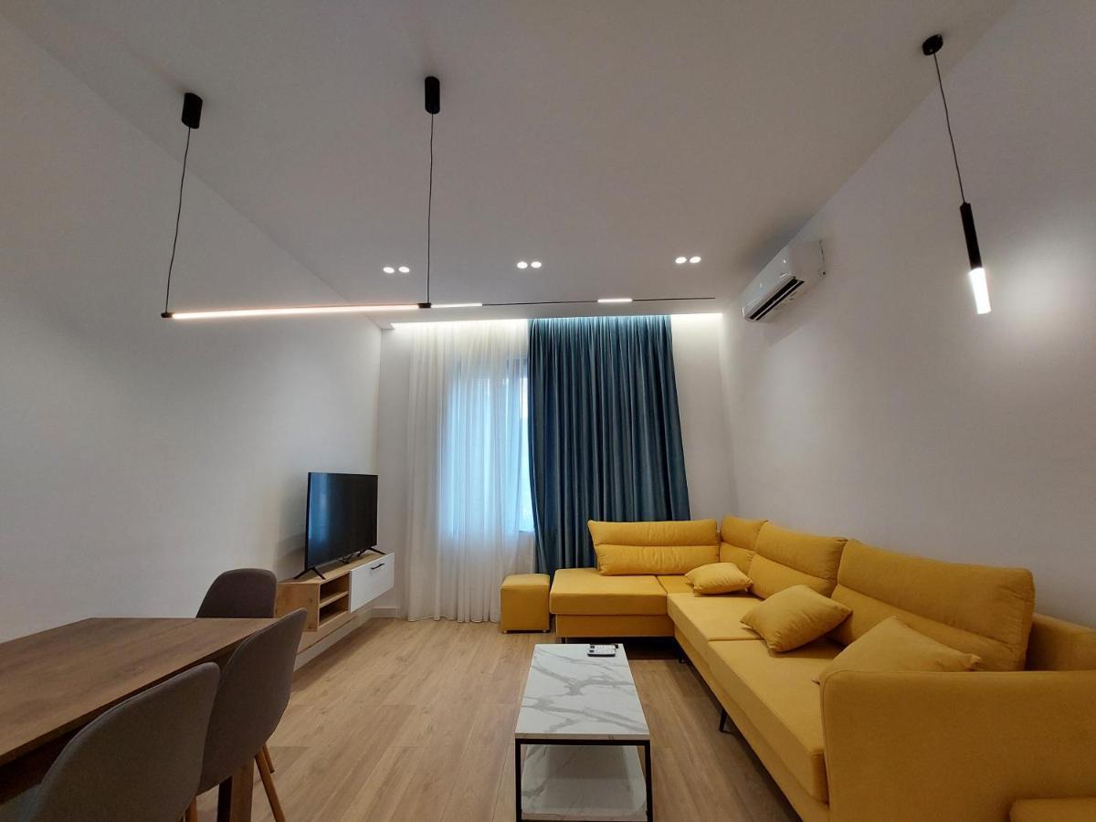 Luxury Apartments Blloku Tirana Esterno foto