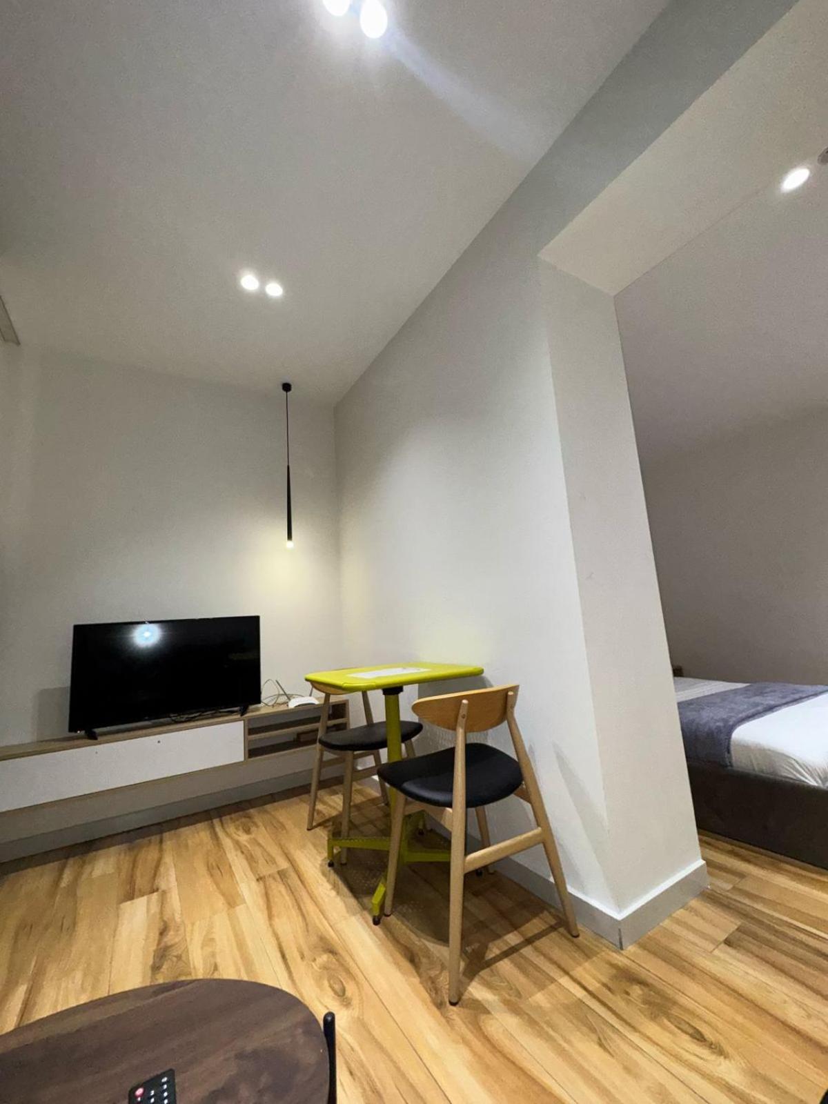 Luxury Apartments Blloku Tirana Esterno foto