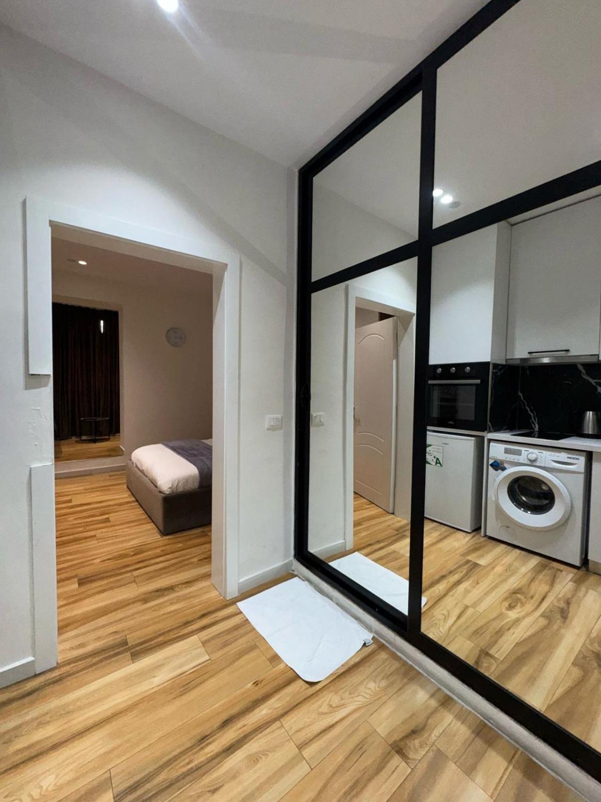 Luxury Apartments Blloku Tirana Esterno foto